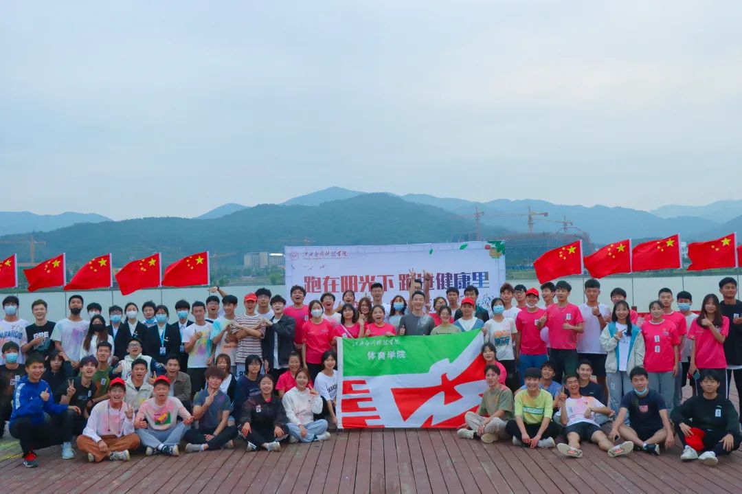 68c2872a9ced6b074f82edc4b3848c7.jpg 图片