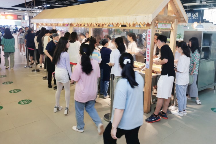 bet5365最新线路检测“一餐热饭”暖人心