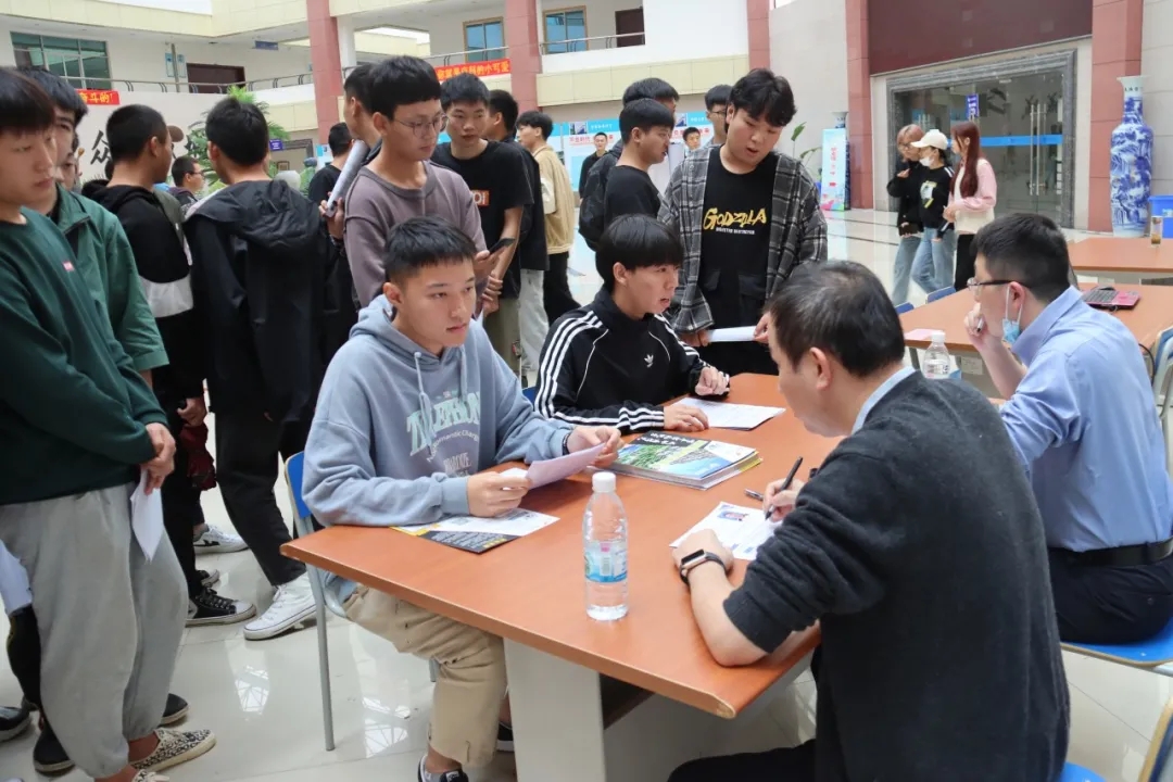 bet5365最新线路检测举办实习双选会